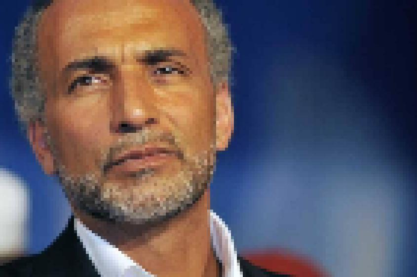 تطاول وسباب بالمحكمة.. حفيد مؤسس الإخوان يهاجم ضحيته الجنسية